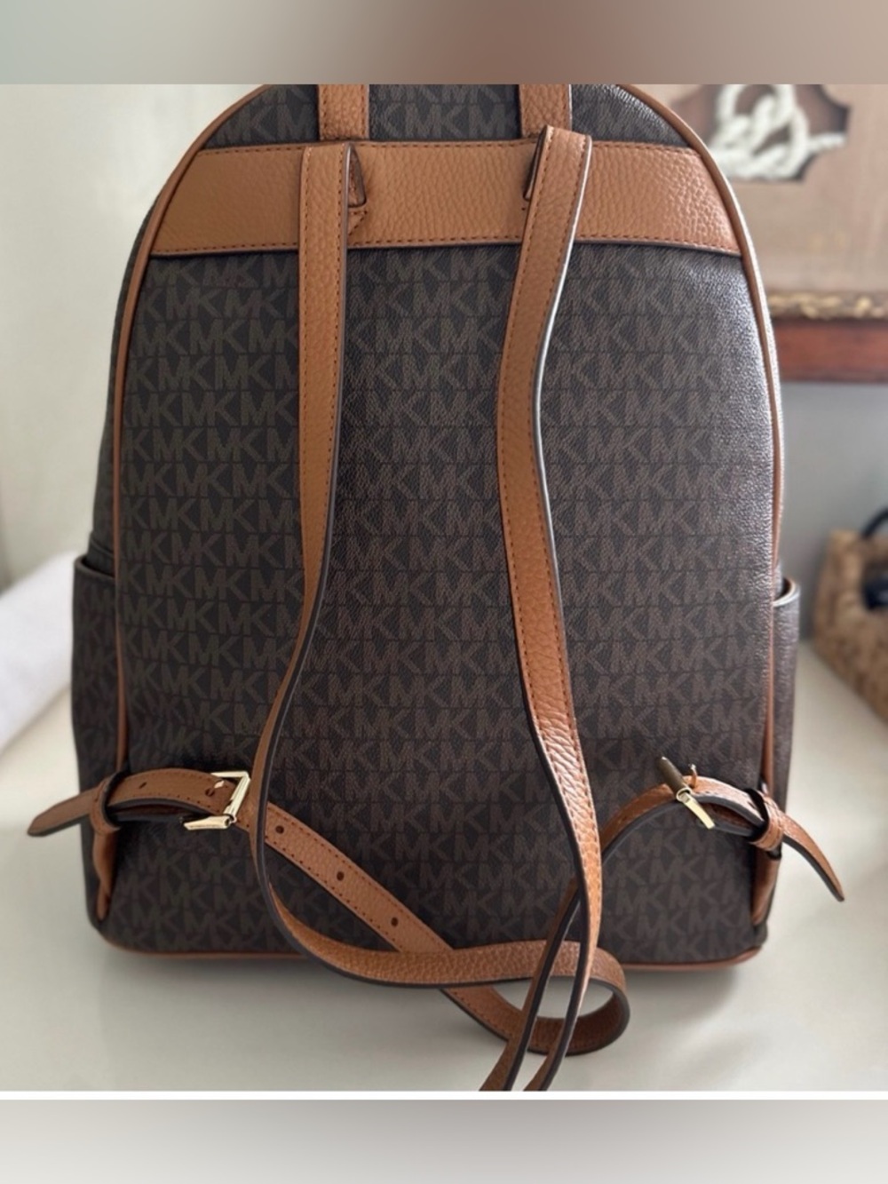 NWT Michael Kors Abbey Large Backpack - Brown/Acorn Signature - Picture 2 of 7